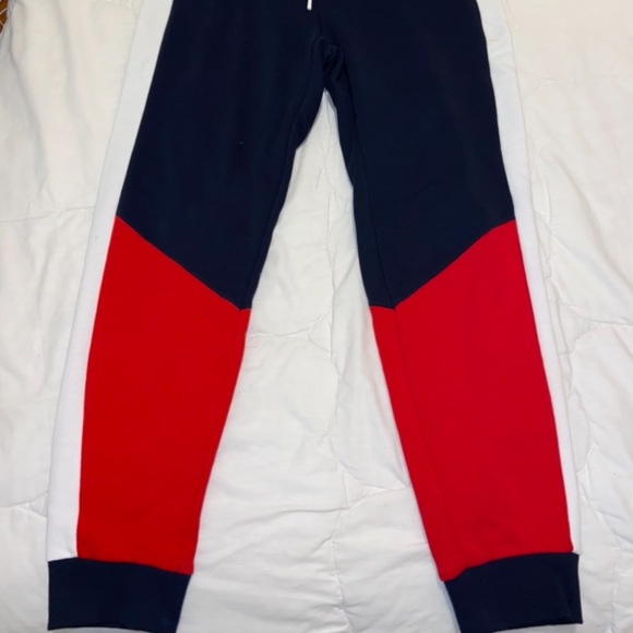 Tommy Hilfiger Women’s sweatpants (medium) - Picture 2 of 4